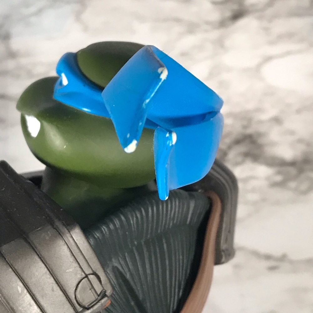 Vintage 2004 Ninja Turtle Action Figure - Picture 3 of 7